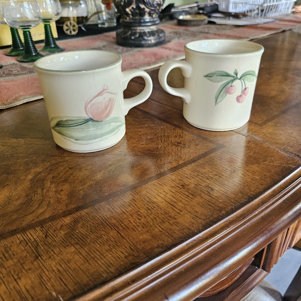 Garden Party Pattern Design Tulip & Cherry Cream Mugs Pfaltsgraf